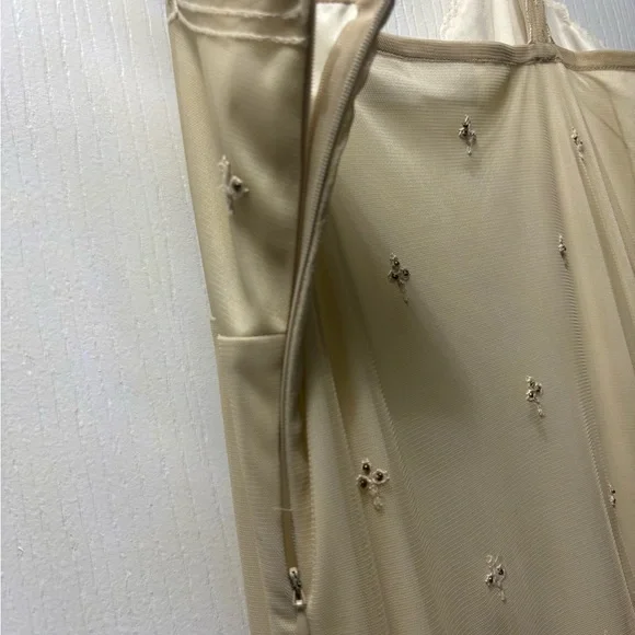 Newport News Cream Vintage-look Dress with Floral Embroidery - Picture 6 of 9